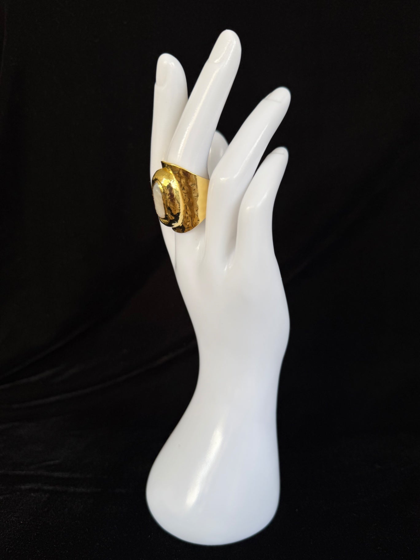 Quianey Mother of Pearl Ring