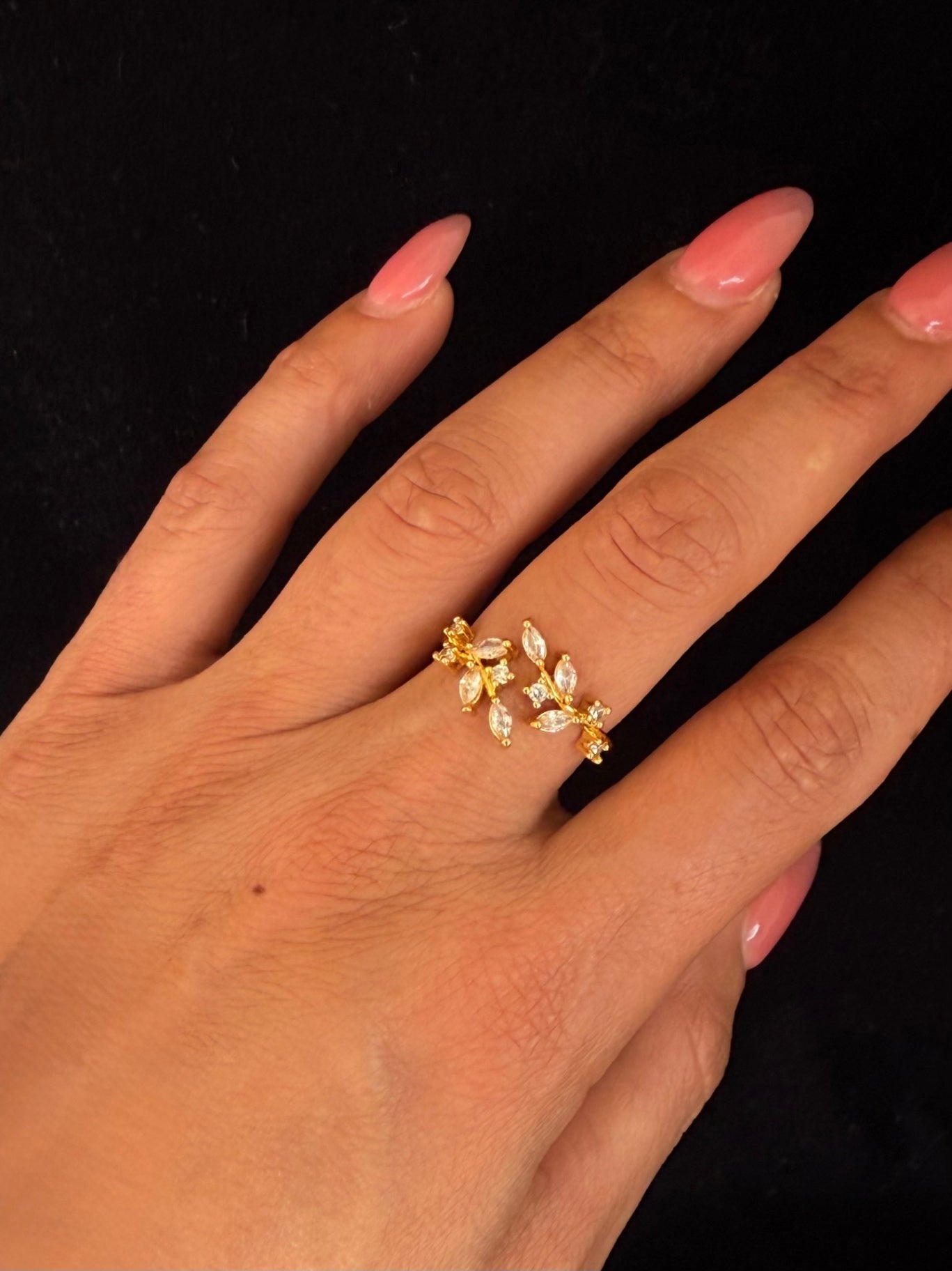 Quianey Leaf Ring
