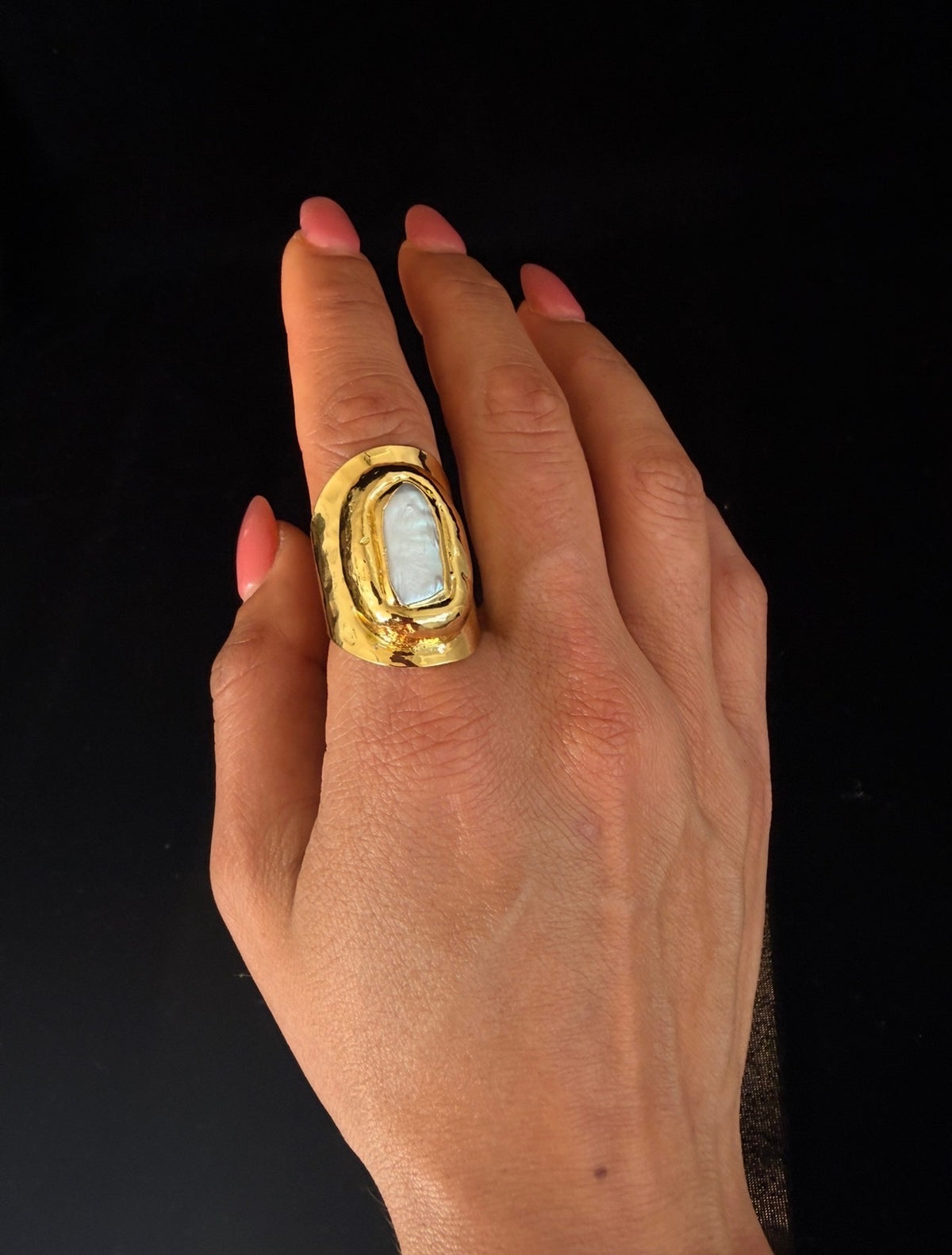 Unknown Gold, White Metal, Mother of Pearl Jewellery Unknown