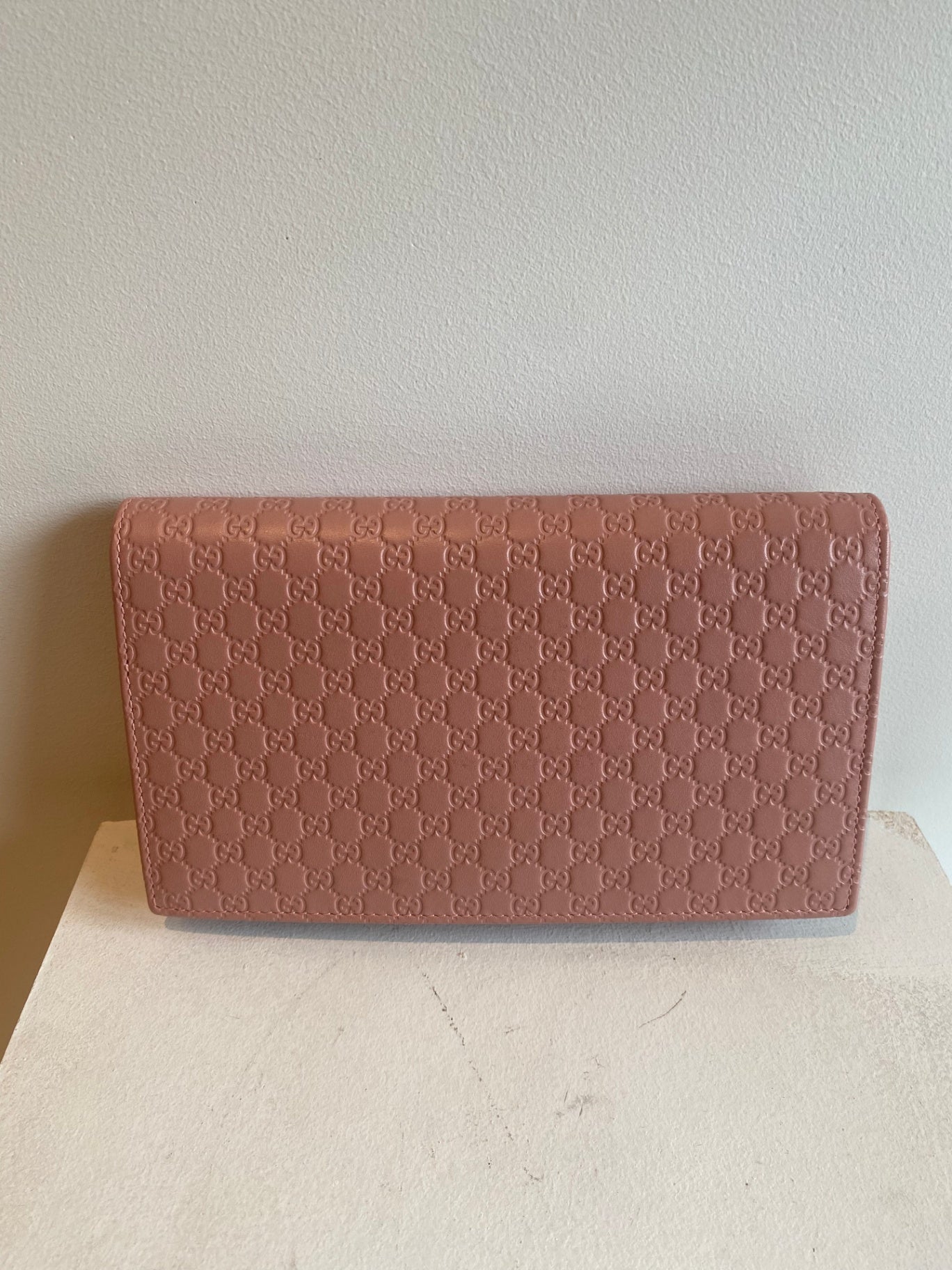 Gucci pink wallet with strap