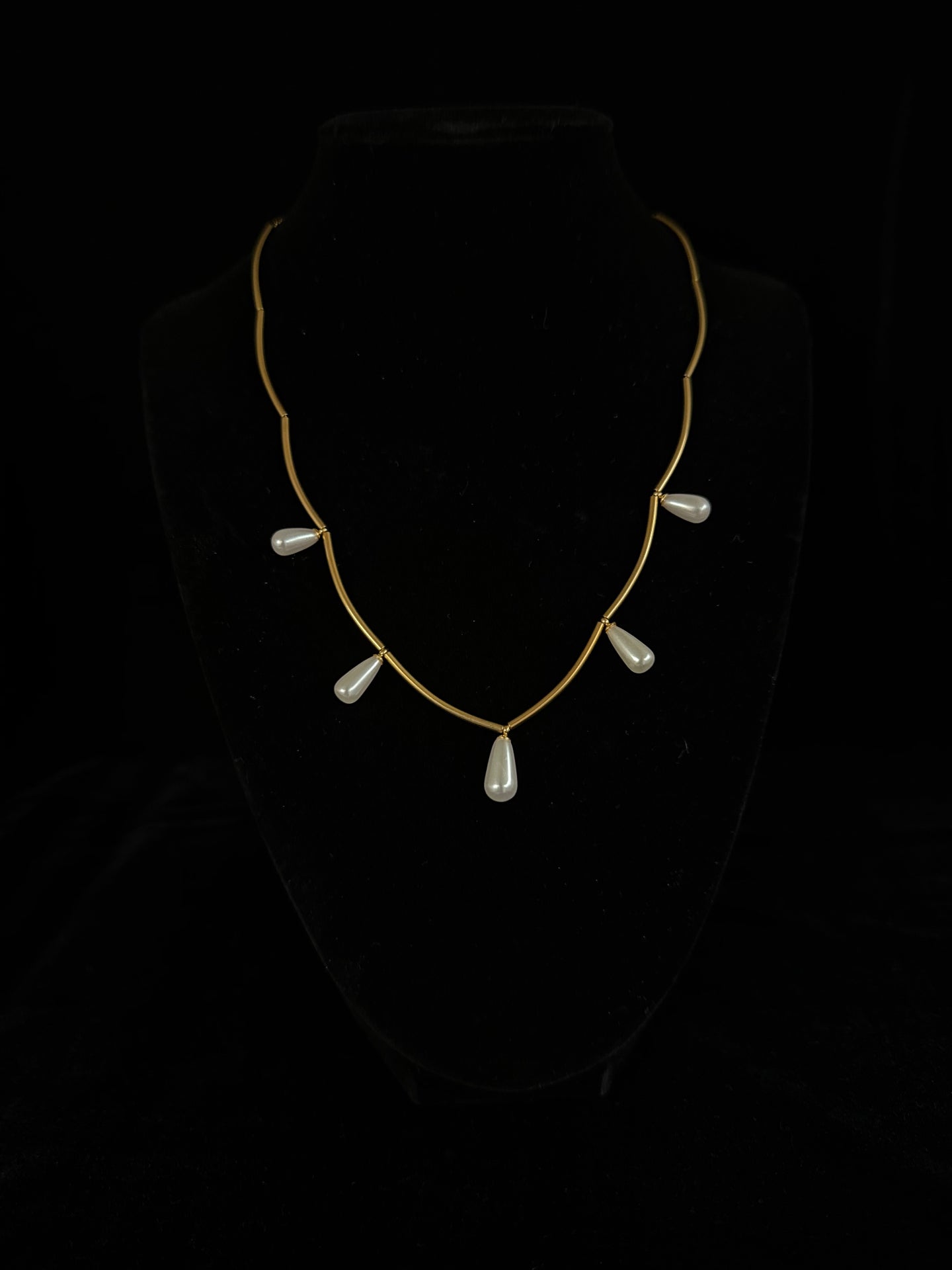 Quianey Teardrop Pearl Necklace