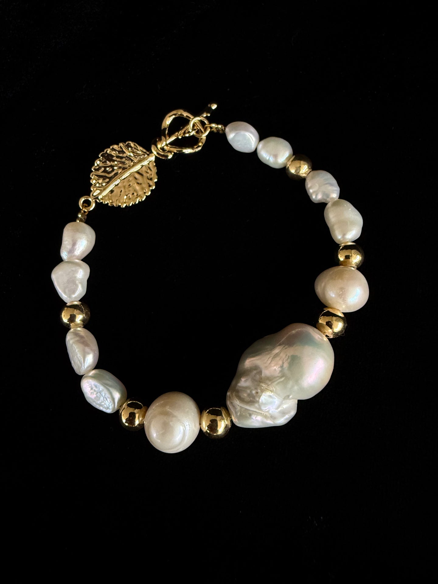 Quianey Leaf Pearl Bracelet