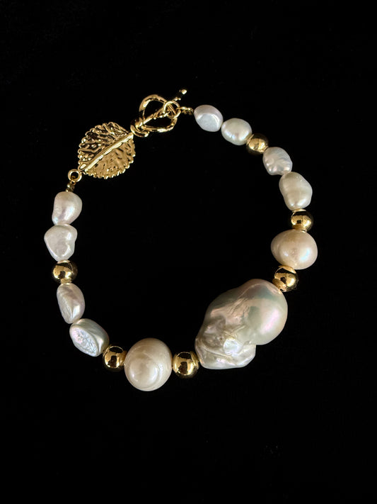 Quianey Leaf Pearl Bracelet