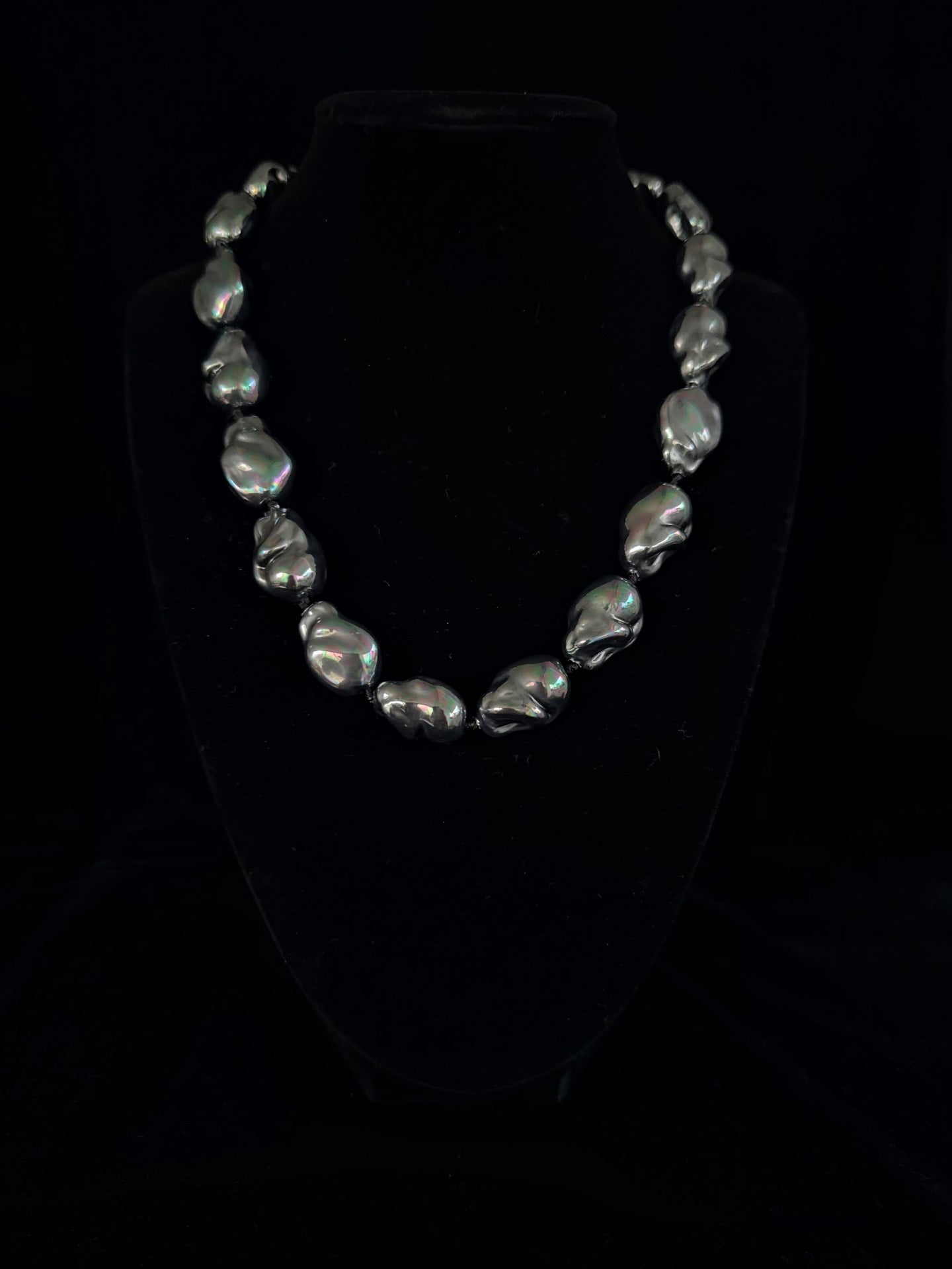 Quianey Grey Pearls Necklace