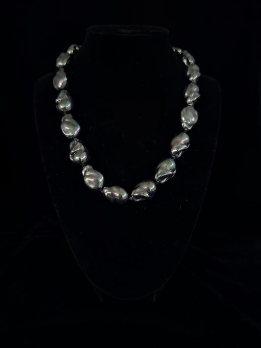 Quianey Grey Pearls Necklace