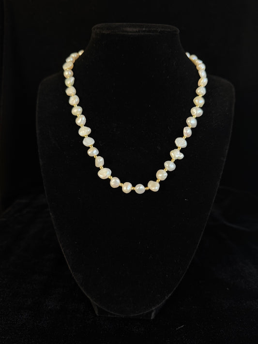 Quianey Classic Pearl Necklace