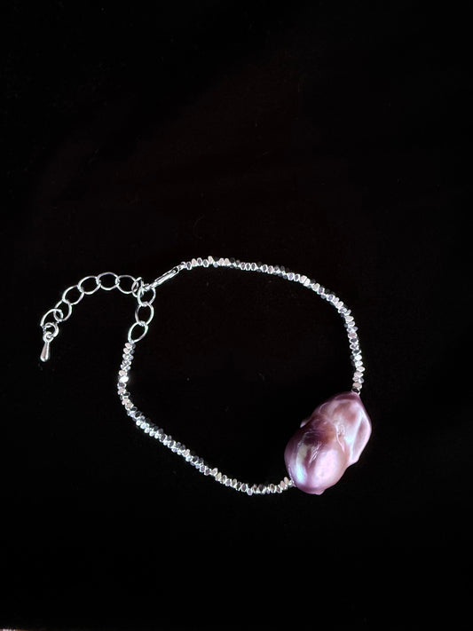 Quianey Blush Pearl Bracelet