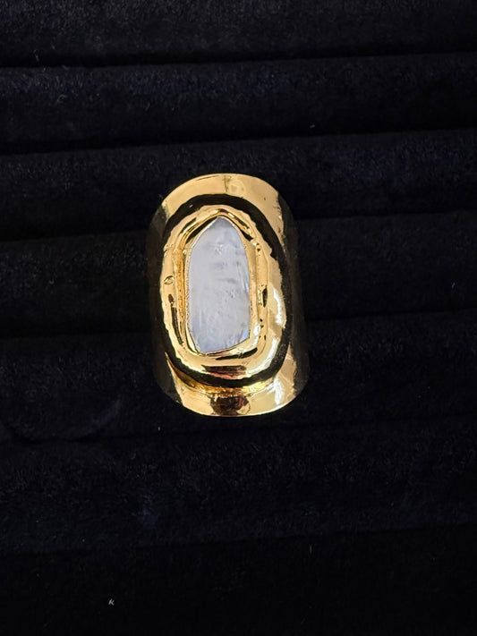 Quianey Mother of Pearl Ring