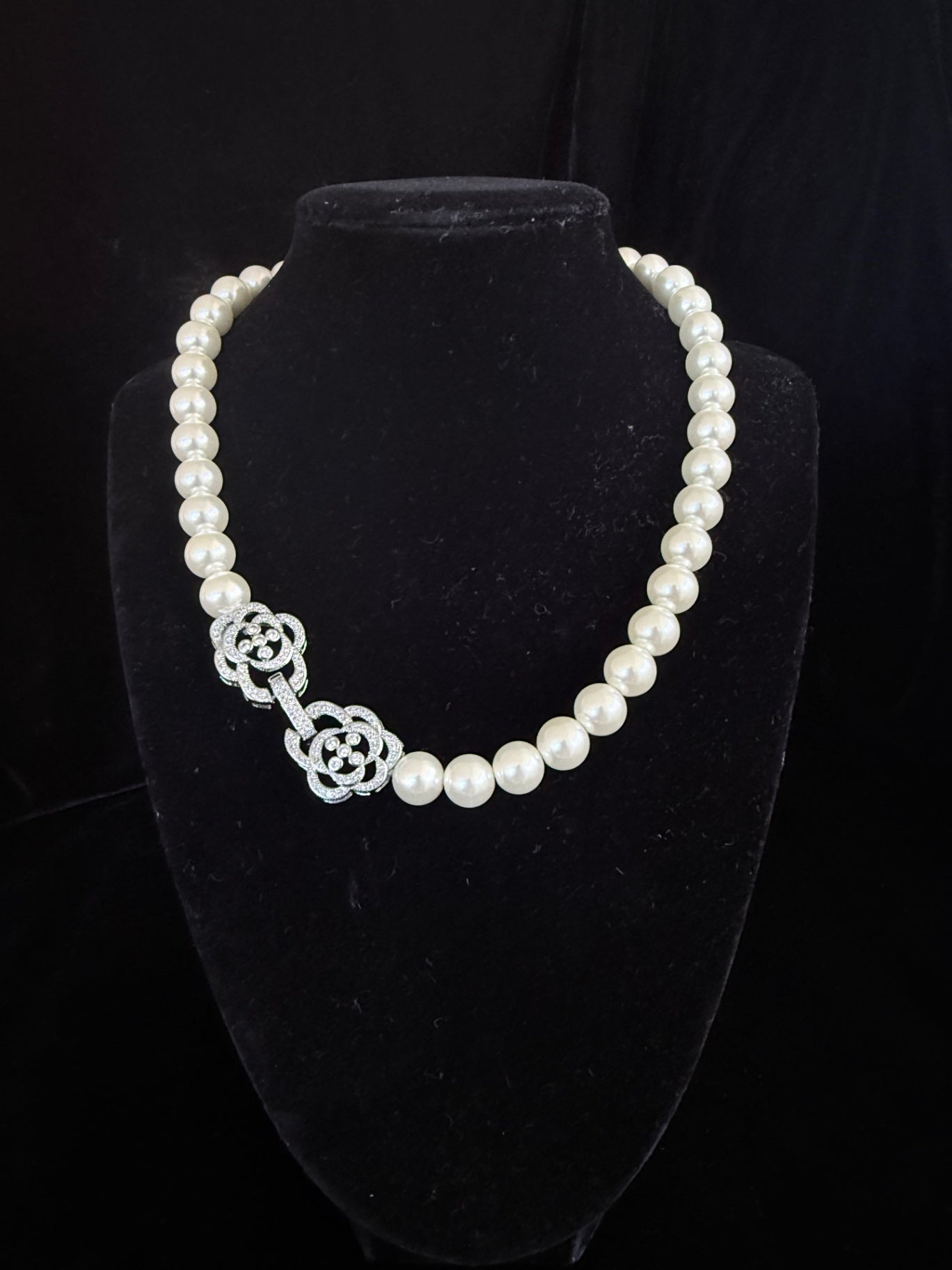 Camellia Pearl Necklace – Silver