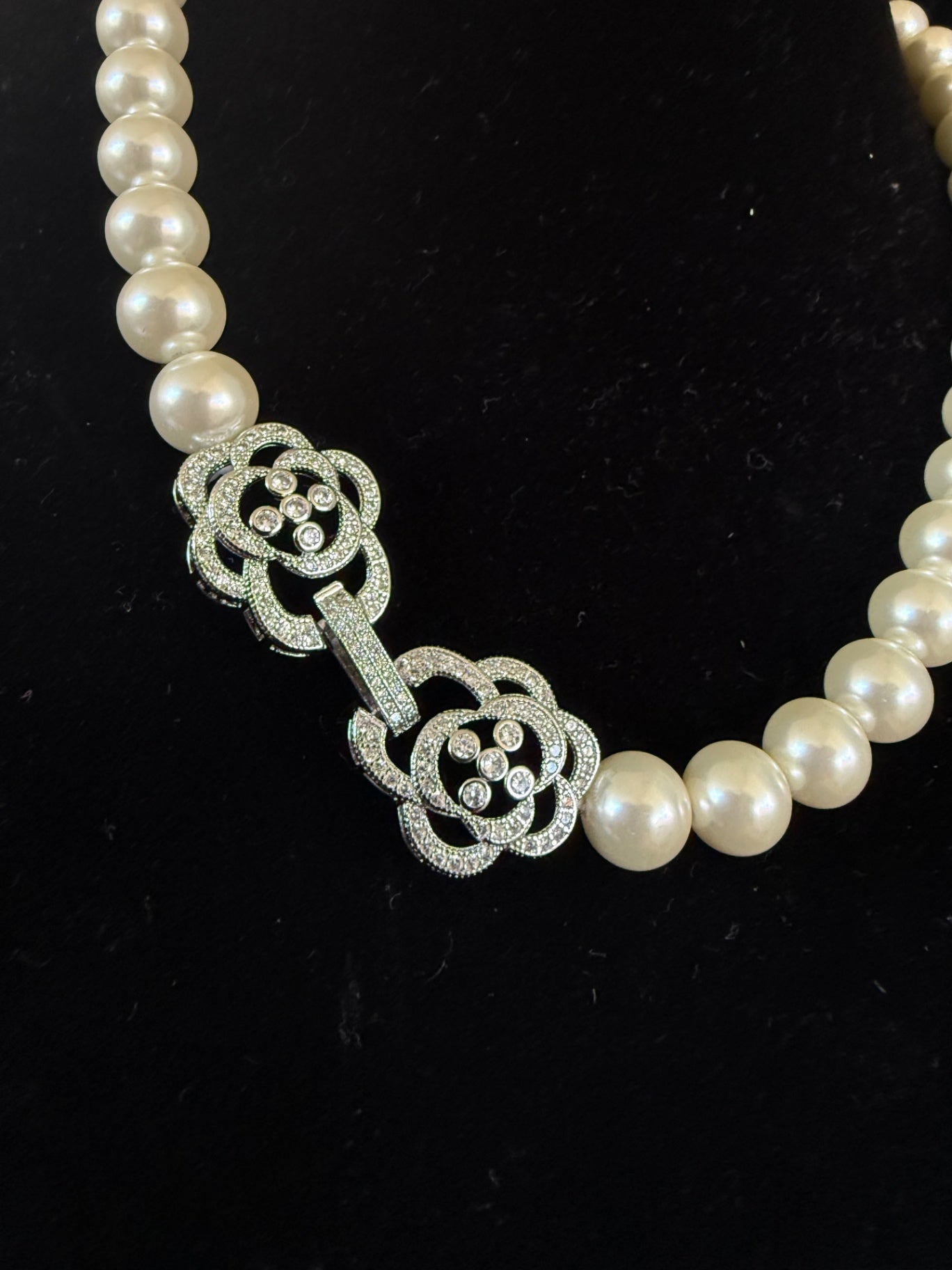 Camellia Pearl Necklace – Silver