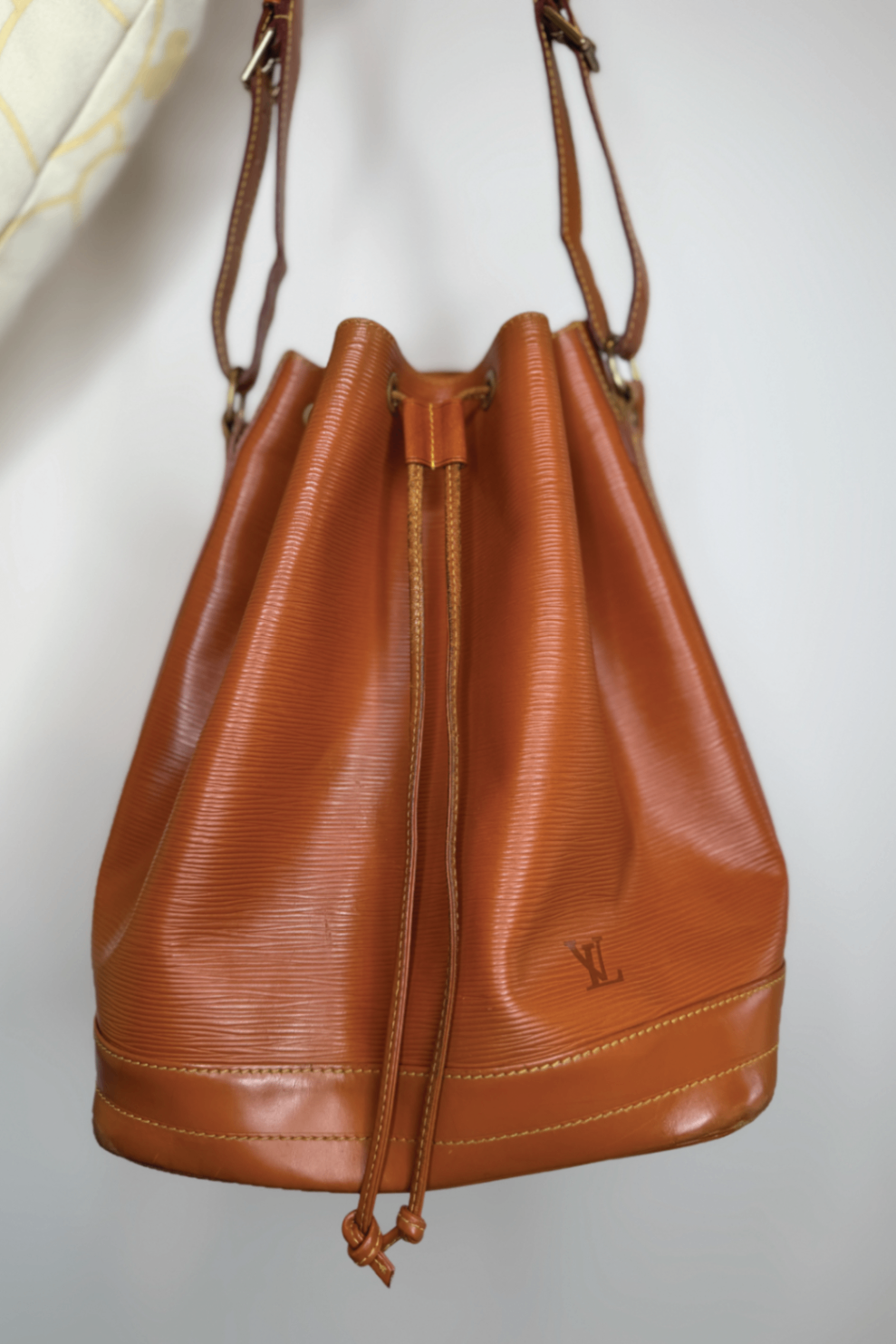 Louis Vuitton Noe brown bucket bag