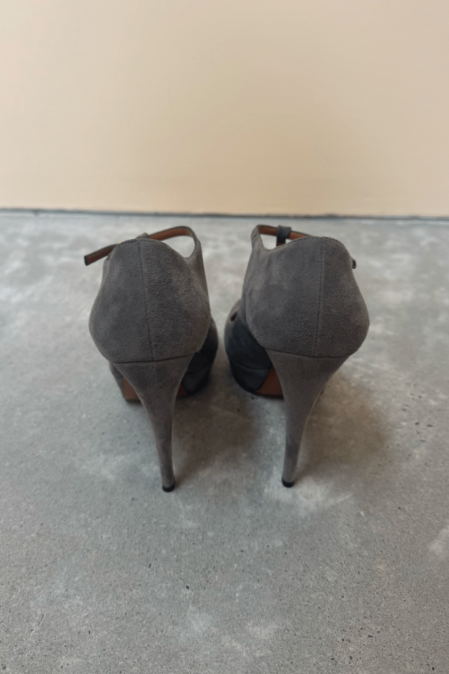 Gucci suede grey heel 36.5