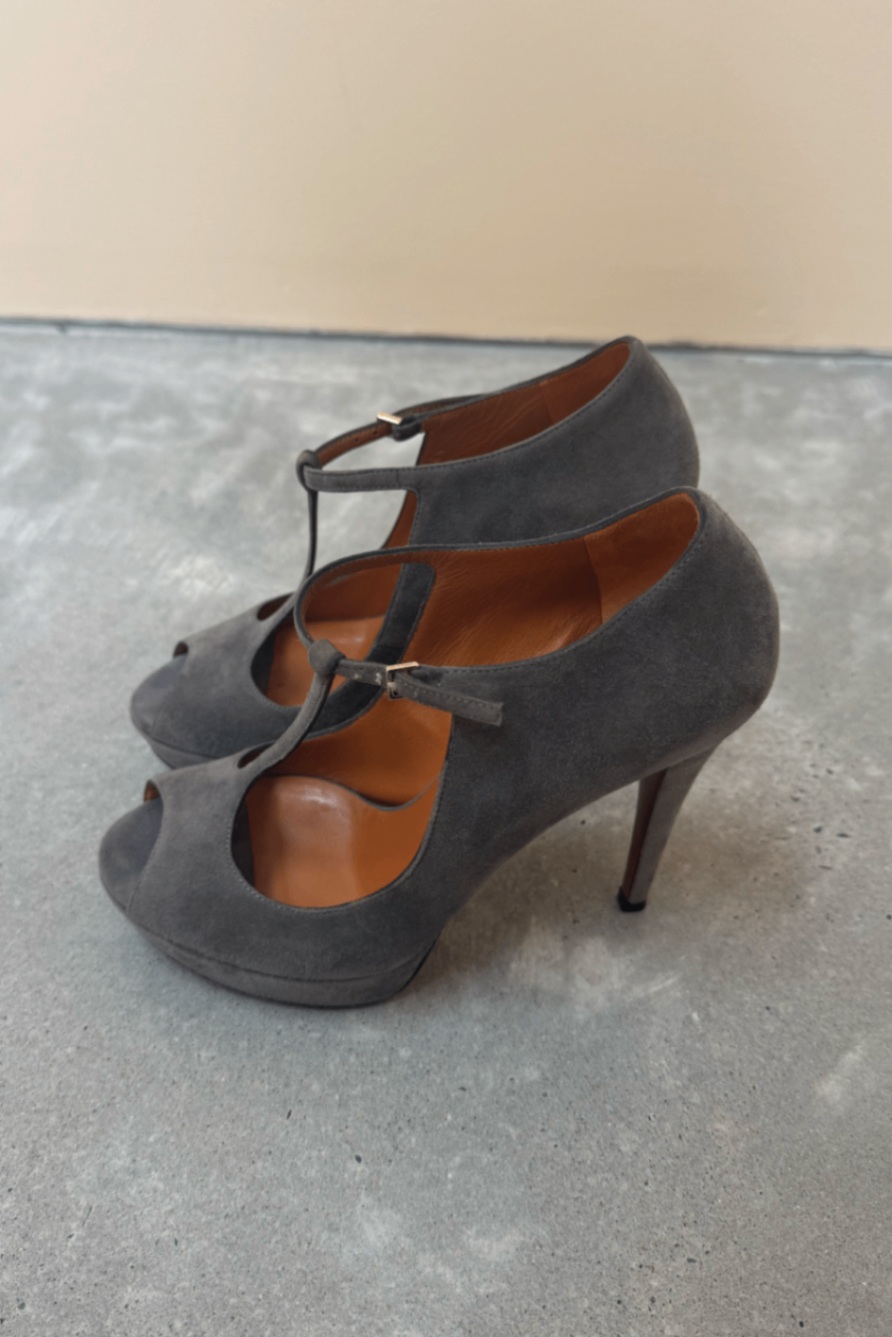Gucci suede grey heel 36.5