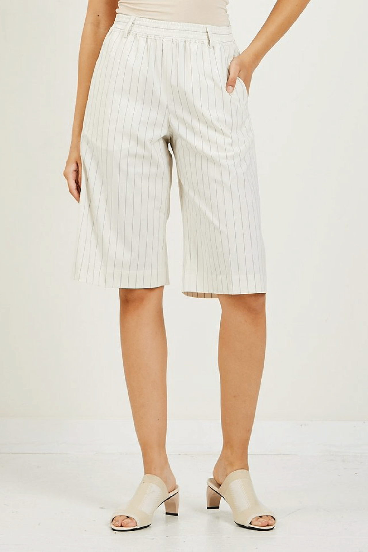 Baum und Pferdgarten cream blazer and short 36