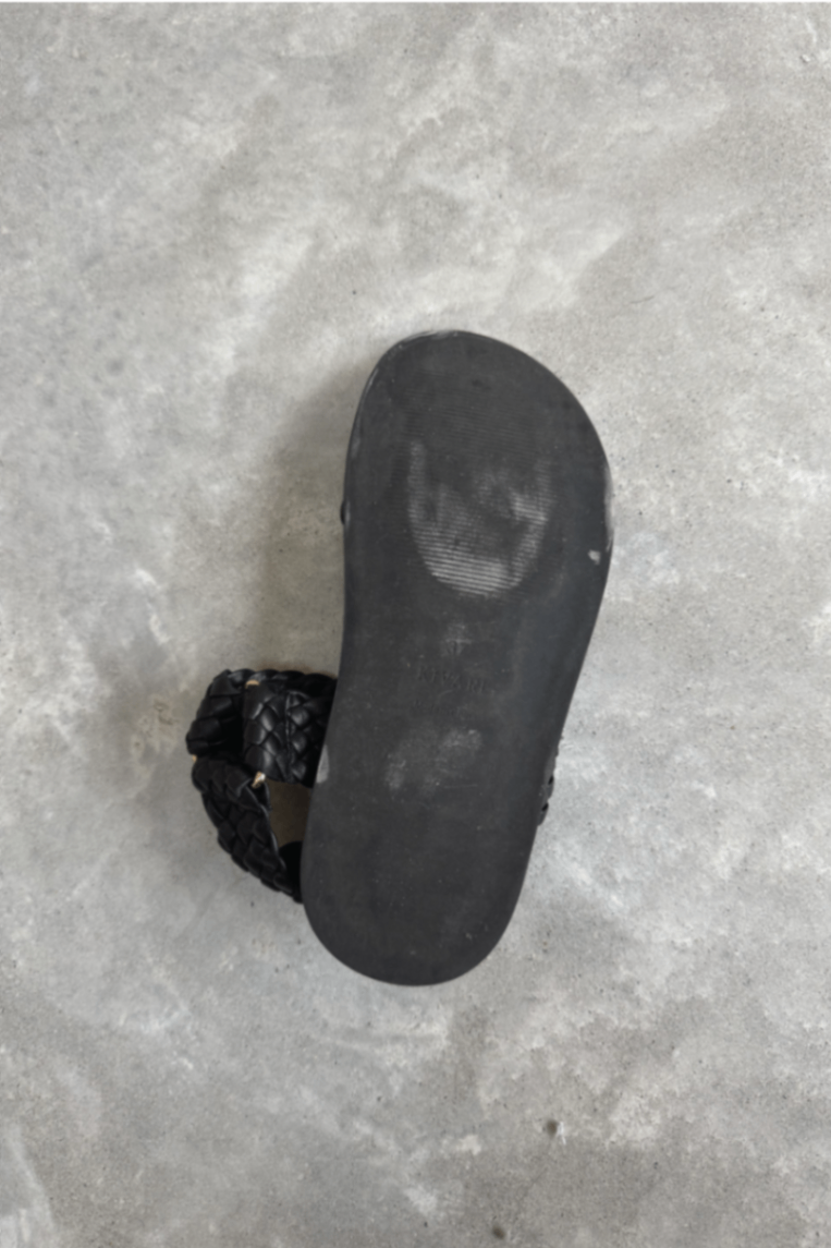 Kivari black sandal 37